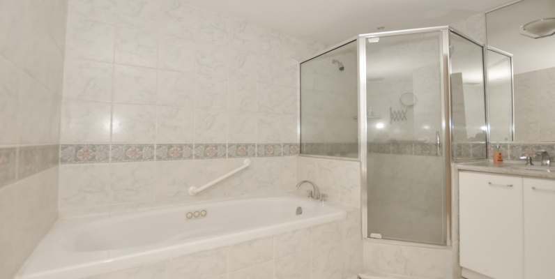 Departamento en venta ubicado en el Hotel Hilton Colón GeoBienes - Departamento en venta ubicado en el Hotel Hilton Colón - Plusvalia Guayaquil Casas de venta y alquiler Inmobiliaria Ecuador