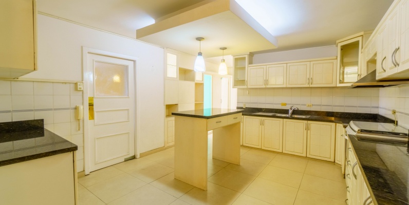 Departamento en venta ubicado en Lomas de Urdesa, Norte de Guayaquil GeoBienes - Departamento en venta ubicado en Lomas de Urdesa, Norte de Guayaquil - Plusvalia Guayaquil Casas de venta y alquiler Inmobiliaria Ecuador