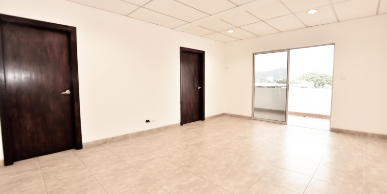 Departamento en venta ubicado en Santa Cecilia, Los ceibos GeoBienes - Amplio departamento en venta ubicado en Santa Cecilia, Los ceibos - Plusvalia Guayaquil Casas de venta y alquiler Inmobiliaria Ecuador
