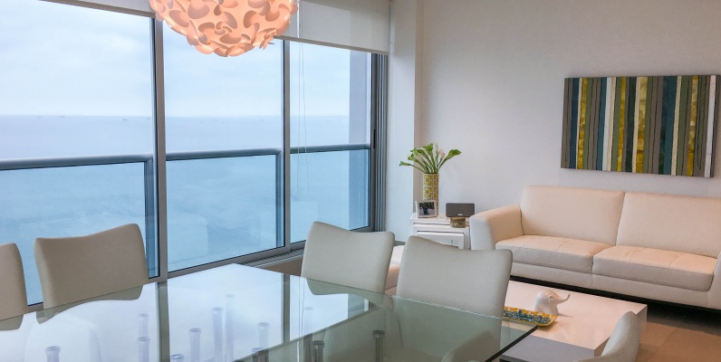 Departamento frente al mar en venta, edificio Bay Point Salinas GeoBienes - Departamento frente al mar en venta, edificio Bay Point Salinas - Plusvalia Guayaquil Casas de venta y alquiler Inmobiliaria Ecuador