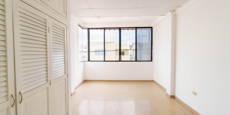 Departamentos en venta ubicada en la Urbanización Puerto Azul, Vía a la Costa GeoBienes - Departamento en venta ubicada en la Urbanización Puerto Azul, Vía a la Costa - Plusvalia Guayaquil Casas de venta y alquiler Inmobiliaria Ecuador