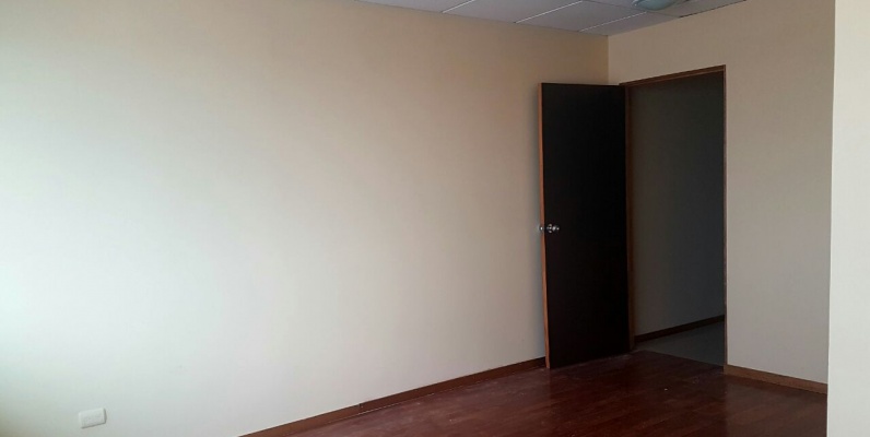 GeoBienes - Oficina en alquiler ubicado en Trade Building, Guayaquil. - Plusvalia Guayaquil Casas de venta y alquiler Inmobiliaria Ecuador
