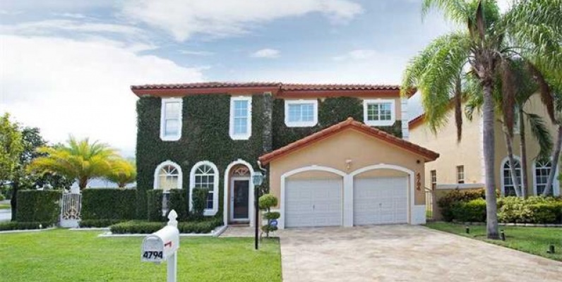 GeoBienes - Casa en venta en Doral Park - Miami Florida - Plusvalia Guayaquil Casas de venta y alquiler Inmobiliaria Ecuador