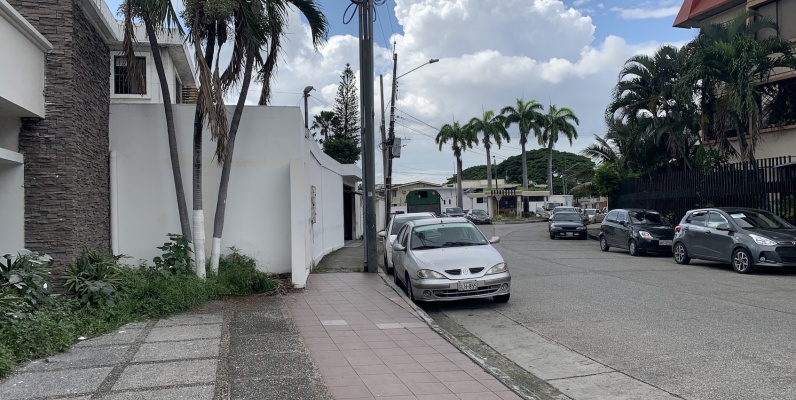 GeoBienes - Edificio en venta Avenida Las Mojas, Urdesa - Plusvalia Guayaquil Casas de venta y alquiler Inmobiliaria Ecuador
