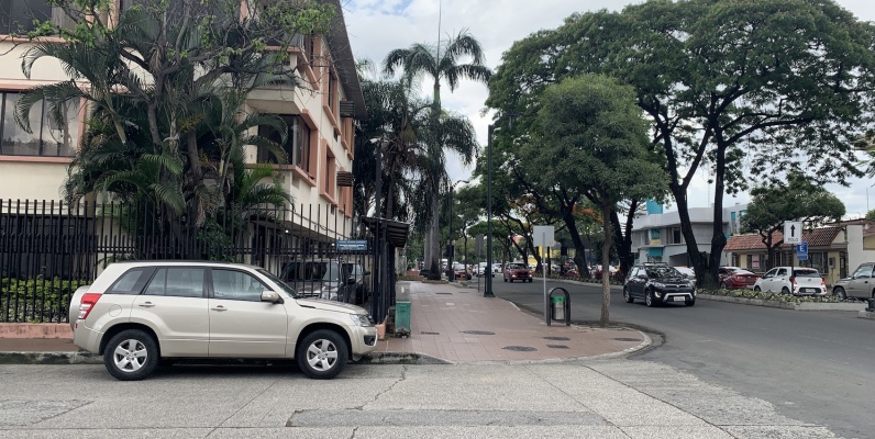 Edificio en venta Avenida Las Mojas, Urdesa GeoBienes - Edificio en venta Avenida Las Mojas, Urdesa - Plusvalia Guayaquil Casas de venta y alquiler Inmobiliaria Ecuador
