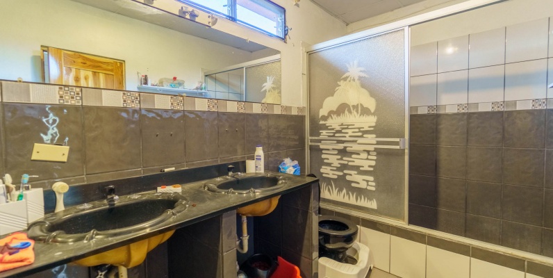 Edificio en venta ubicado en Balsamos Sur, Urdesa GeoBienes - Edificio, hotel, hostal, comercial, en alquiler Urdesa, Balsamos Sur - Plusvalia Guayaquil Casas de venta y alquiler Inmobiliaria Ecuador
