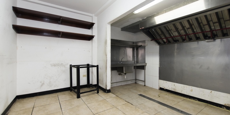 Local comercial en alquiler, restaurante, bar, farmacia, uso comercial en Urdesa GeoBienes - Local comercial en alquiler, restaurante, bar, farmacia, uso comercial en Urdesa - Plusvalia Guayaquil Casas de venta y alquiler Inmobiliaria Ecuador