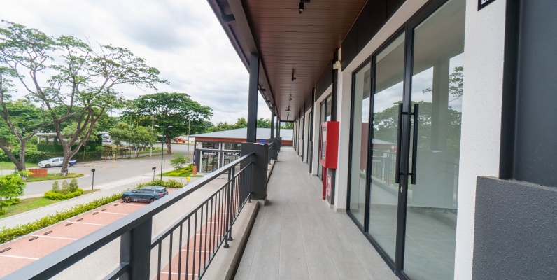 Local comercial en alquiler ubicado en Costa Brisa, Vía a la Costa GeoBienes - Local comercial en alquiler ubicado en Costa Brisa, Vía a la Costa - Plusvalia Guayaquil Casas de venta y alquiler Inmobiliaria Ecuador