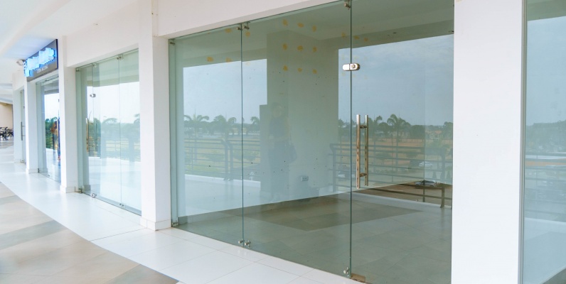 Local comercial en alquiler ubicado en Plaza Vizcaya, Samborondón GeoBienes - Local comercial en alquiler ubicado en Plaza Vizcaya, Samborondón - Plusvalia Guayaquil Casas de venta y alquiler Inmobiliaria Ecuador