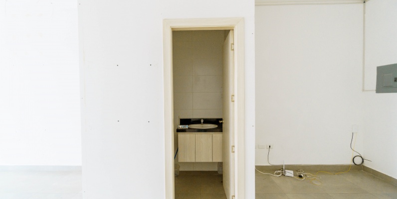 Local comercial en alquiler ubicado en Plaza Vizcaya, Samborondón GeoBienes - Local comercial en alquiler ubicado en Plaza Vizcaya, Samborondón - Plusvalia Guayaquil Casas de venta y alquiler Inmobiliaria Ecuador