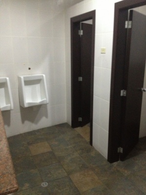 Local Comercial GeoBienes - Local Comercial en el centro de Guayaquil Avenida 9 de Octubre - Plusvalia Guayaquil Casas de venta y alquiler Inmobiliaria Ecuador