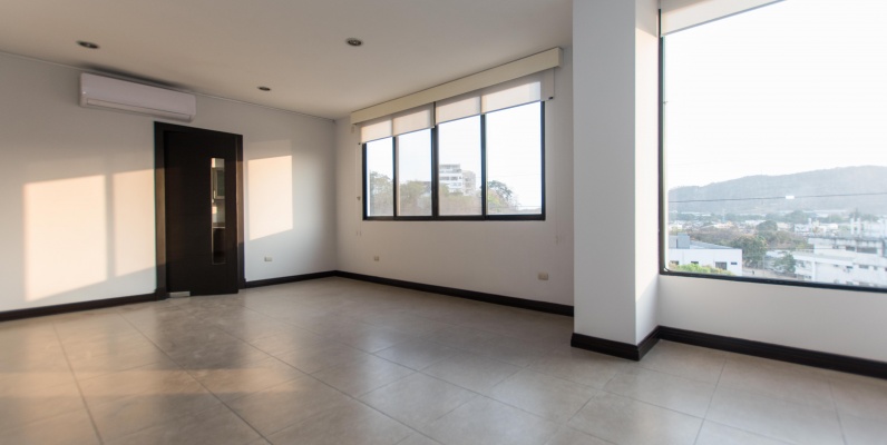 Moderno departamento en alquiler en Porton de las Lomas, Urdesa GeoBienes - Moderno departamento en alquiler en Porton de las Lomas, Urdesa - Plusvalia Guayaquil Casas de venta y alquiler Inmobiliaria Ecuador