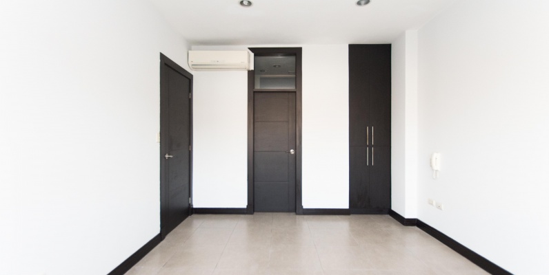 Moderno departamento en alquiler en Porton de las Lomas, Urdesa GeoBienes - Moderno departamento en alquiler en Porton de las Lomas, Urdesa - Plusvalia Guayaquil Casas de venta y alquiler Inmobiliaria Ecuador