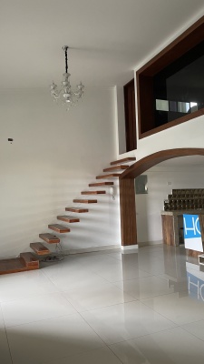 Moderno Penthouse de dos pisos en alquiler ubicado en Kennedy Norte GeoBienes - Moderno Penthouse de dos pisos en alquiler ubicado en Kennedy Norte - Plusvalia Guayaquil Casas de venta y alquiler Inmobiliaria Ecuador