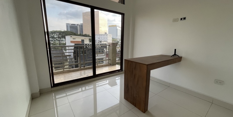 Moderno Penthouse de dos pisos en alquiler ubicado en Kennedy Norte GeoBienes - Moderno Penthouse de dos pisos en alquiler ubicado en Kennedy Norte - Plusvalia Guayaquil Casas de venta y alquiler Inmobiliaria Ecuador