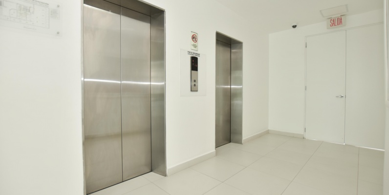 Oficina amoblada en alquiler ubicada en el Edificio Atlantis GeoBienes - Oficina amoblada en venta ubicada en el Edificio Atlantis - Plusvalia Guayaquil Casas de venta y alquiler Inmobiliaria Ecuador