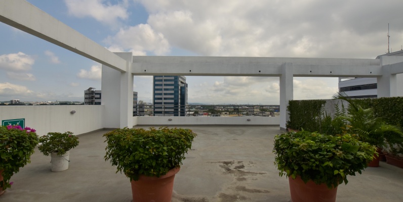 GeoBienes - Oficina amoblada en venta ubicada en el Edificio Atlantis - Plusvalia Guayaquil Casas de venta y alquiler Inmobiliaria Ecuador