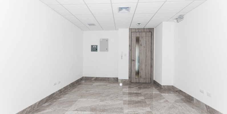 Oficina Comercial en Alquiler Edificio Platinum GeoBienes - Oficina Comercial en Alquiler Edificio Platinum - Plusvalia Guayaquil Casas de venta y alquiler Inmobiliaria Ecuador