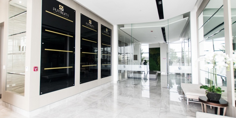 Oficina Comercial en Alquiler Edificio Platinum GeoBienes - Oficina Comercial en Alquiler Edificio Platinum - Plusvalia Guayaquil Casas de venta y alquiler Inmobiliaria Ecuador