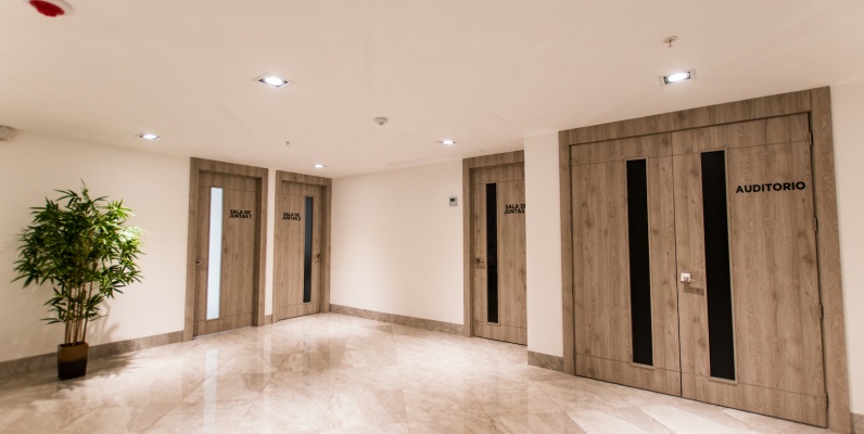 Oficina Comercial en Alquiler Edificio Platinum GeoBienes - Oficina Comercial en Alquiler Edificio Platinum - Plusvalia Guayaquil Casas de venta y alquiler Inmobiliaria Ecuador