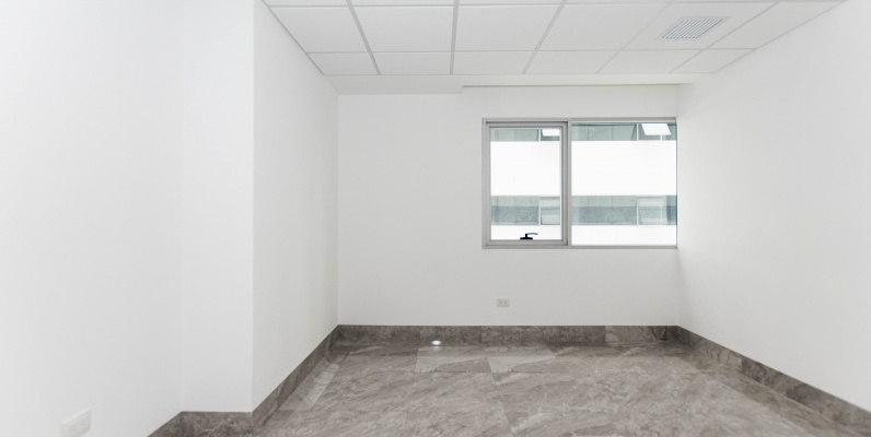 Oficina Comercial en Alquiler Edificio Platinum GeoBienes - Oficina Comercial en Alquiler Edificio Platinum - Plusvalia Guayaquil Casas de venta y alquiler Inmobiliaria Ecuador