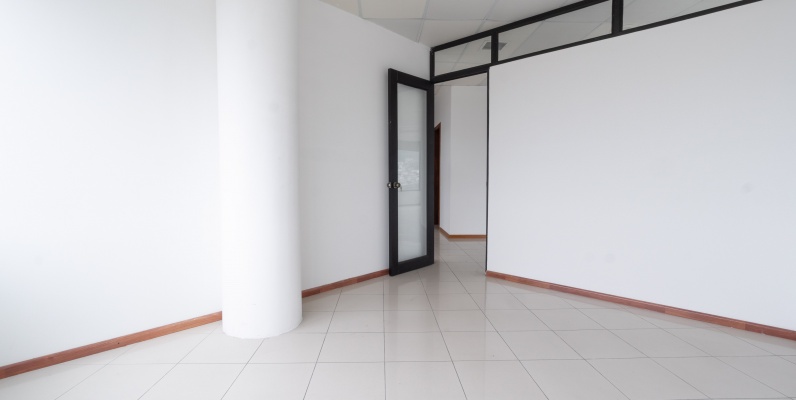 GeoBienes - Oficina corporativa en alquiler en Edificio Classic, Albán Borja, Guayaquil - Plusvalia Guayaquil Casas de venta y alquiler Inmobiliaria Ecuador