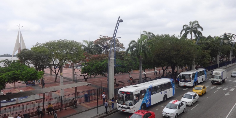 Oficina de alquiler en el centro de Guayaquil, Av. 9 de Octubre GeoBienes - Oficina de alquiler en el centro de Guayaquil, Av. 9 de Octubre - Plusvalia Guayaquil Casas de venta y alquiler Inmobiliaria Ecuador