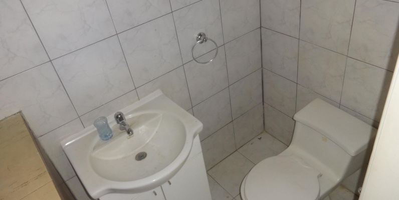 Oficina de alquiler en el centro de Guayaquil, Av. 9 de Octubre GeoBienes - Oficina de alquiler en el centro de Guayaquil, Av. 9 de Octubre - Plusvalia Guayaquil Casas de venta y alquiler Inmobiliaria Ecuador