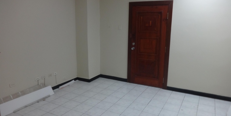 Oficina de alquiler en el centro de Guayaquil, Av. 9 de Octubre GeoBienes - Oficina de alquiler en el centro de Guayaquil, Av. 9 de Octubre - Plusvalia Guayaquil Casas de venta y alquiler Inmobiliaria Ecuador