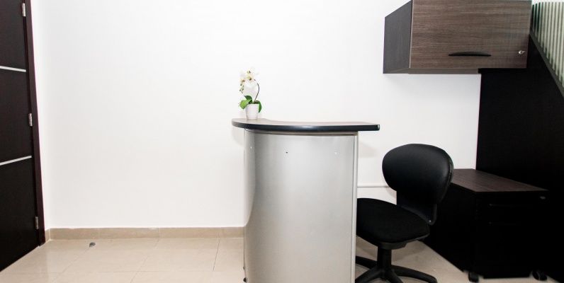 Oficina de estreno amoblada en Parque Empresarial Colón - Norte Guayaquil GeoBienes - Oficina amoblada de 35m2 en Parque Empresarial Colón - Norte Guayaquil - Plusvalia Guayaquil Casas de venta y alquiler Inmobiliaria Ecuador