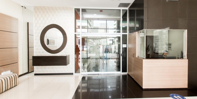 Oficina de estreno amoblada en Parque Empresarial Colón - Norte Guayaquil GeoBienes - Oficina amoblada de 35m2 en Parque Empresarial Colón - Norte Guayaquil - Plusvalia Guayaquil Casas de venta y alquiler Inmobiliaria Ecuador