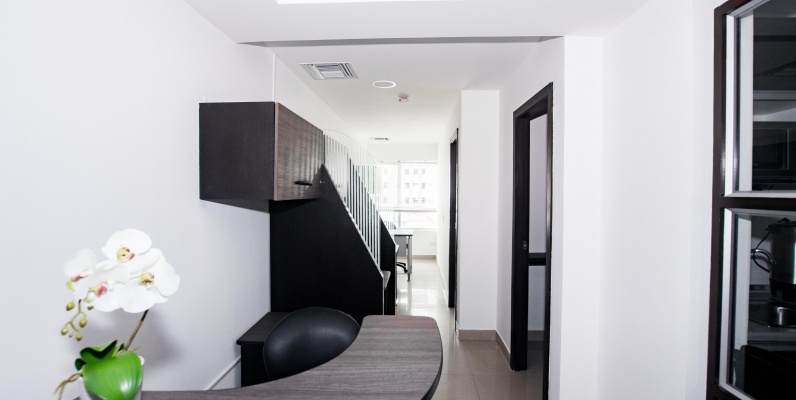 Oficina de estreno amoblada en Parque Empresarial Colón - Norte Guayaquil GeoBienes - Oficina amoblada de 35m2 en Parque Empresarial Colón - Norte Guayaquil - Plusvalia Guayaquil Casas de venta y alquiler Inmobiliaria Ecuador