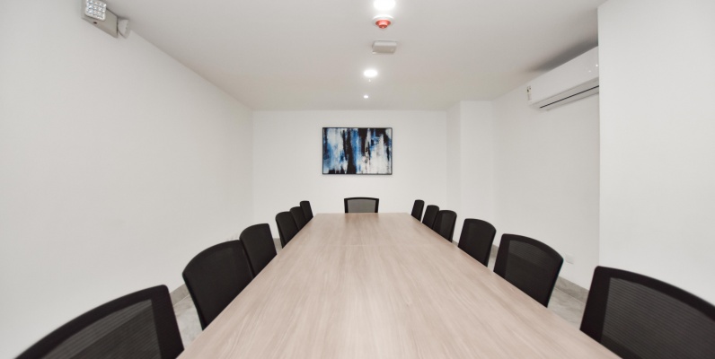 Oficina de estreno en alquiler en Edificio Platinum Business Center I GeoBienes - Oficina de estreno en alquiler en Edificio Platinum Business Center I - Plusvalia Guayaquil Casas de venta y alquiler Inmobiliaria Ecuador