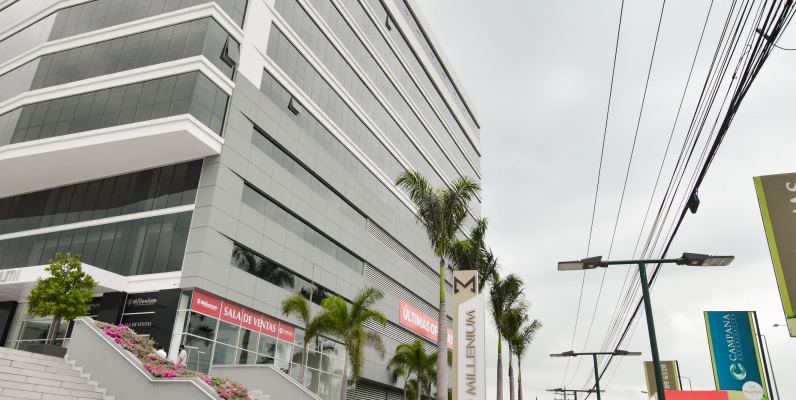 Oficina de estreno en alquiler en Edificio Platinum Business Center I GeoBienes - Oficina de estreno en alquiler en Edificio Platinum Business Center I - Plusvalia Guayaquil Casas de venta y alquiler Inmobiliaria Ecuador