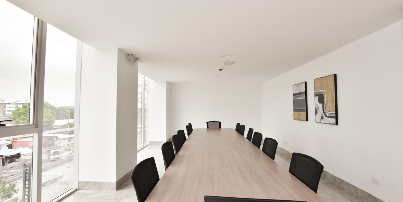 Oficina de estreno en alquiler en Edificio Platinum Business Center I GeoBienes - Oficina de estreno en alquiler en Edificio Platinum Business Center I - Plusvalia Guayaquil Casas de venta y alquiler Inmobiliaria Ecuador