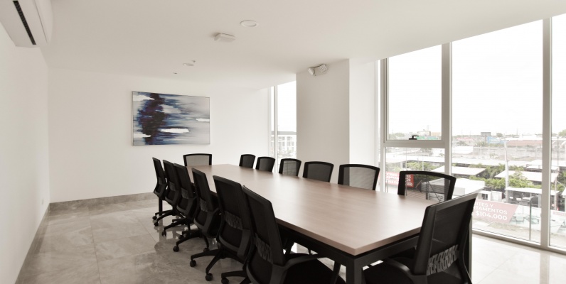 Oficina de estreno en alquiler en Edificio Platinum Business Center I GeoBienes - Oficina de estreno en alquiler en Edificio Platinum Business Center I - Plusvalia Guayaquil Casas de venta y alquiler Inmobiliaria Ecuador