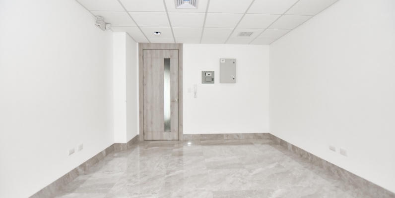 Oficina de estreno en alquiler en Edificio Platinum Business Center I GeoBienes - Oficina de estreno en alquiler en Edificio Platinum Business Center I - Plusvalia Guayaquil Casas de venta y alquiler Inmobiliaria Ecuador