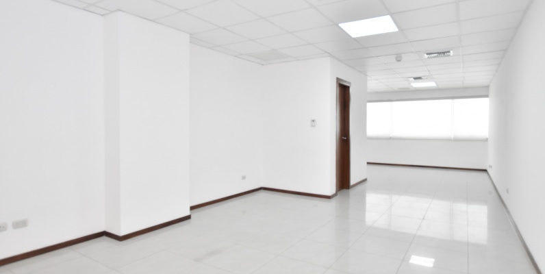 Oficina de oportunidad en alquiler ubicada en el Edificio Trade Building GeoBienes - Oficina de oportunidad en alquiler ubicada en el Edificio Trade Building - Plusvalia Guayaquil Casas de venta y alquiler Inmobiliaria Ecuador