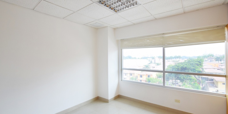 Oficina en alquile en el Parque Empresarial Colon, Norte de Guayaquil GeoBienes - Oficina en alquile en el Parque Empresarial Colón, Norte de Guayaquil - Plusvalia Guayaquil Casas de venta y alquiler Inmobiliaria Ecuador