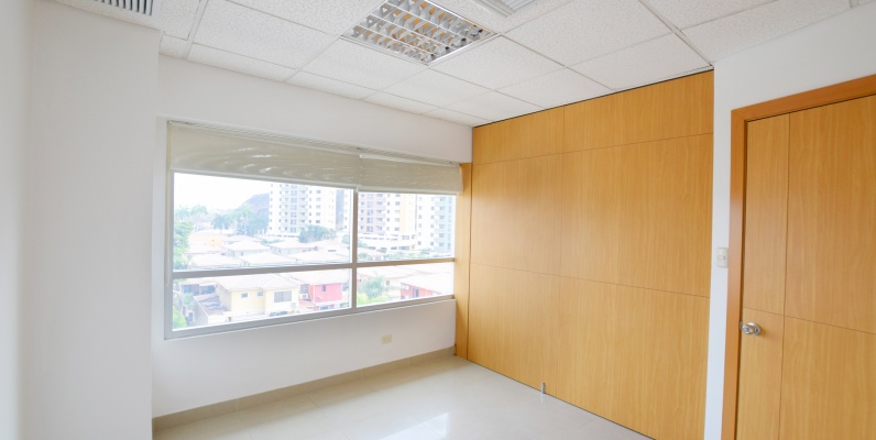 Oficina en alquile en el Parque Empresarial Colon, Norte de Guayaquil GeoBienes - Oficina en alquile en el Parque Empresarial Colón, Norte de Guayaquil - Plusvalia Guayaquil Casas de venta y alquiler Inmobiliaria Ecuador