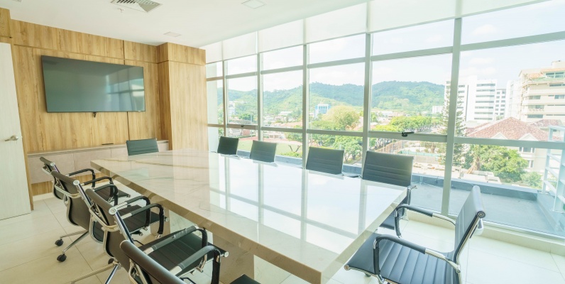 GeoBienes - Oficina en alquiler amoblada ubicada en 100 Olivos Parc, Ceibos - Plusvalia Guayaquil Casas de venta y alquiler Inmobiliaria Ecuador
