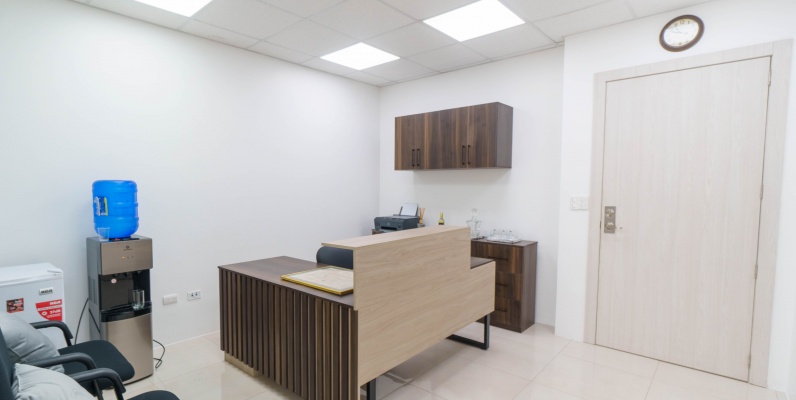 Oficina en alquiler amoblada ubicada en 100 Olivos Park, Ceibos GeoBienes - Oficina en alquiler amoblada ubicada en 100 Olivos Parc, Ceibos - Plusvalia Guayaquil Casas de venta y alquiler Inmobiliaria Ecuador