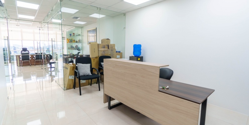 GeoBienes - Oficina en alquiler amoblada ubicada en 100 Olivos Parc, Ceibos - Plusvalia Guayaquil Casas de venta y alquiler Inmobiliaria Ecuador