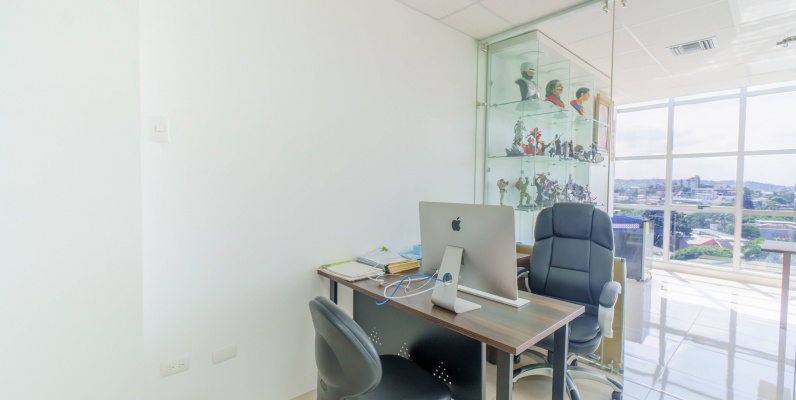 GeoBienes - Oficina en alquiler amoblada ubicada en 100 Olivos Parc, Ceibos - Plusvalia Guayaquil Casas de venta y alquiler Inmobiliaria Ecuador