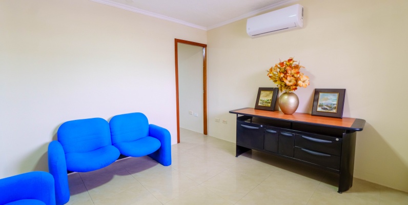 Oficina en alquiler amoblada ubicada en Edificio Bucanero, norte de Guayaquil GeoBienes - Oficina en alquiler amoblada ubicada en Edificio Bucanero, norte de Guayaquil - Plusvalia Guayaquil Casas de venta y alquiler Inmobiliaria Ecuador
