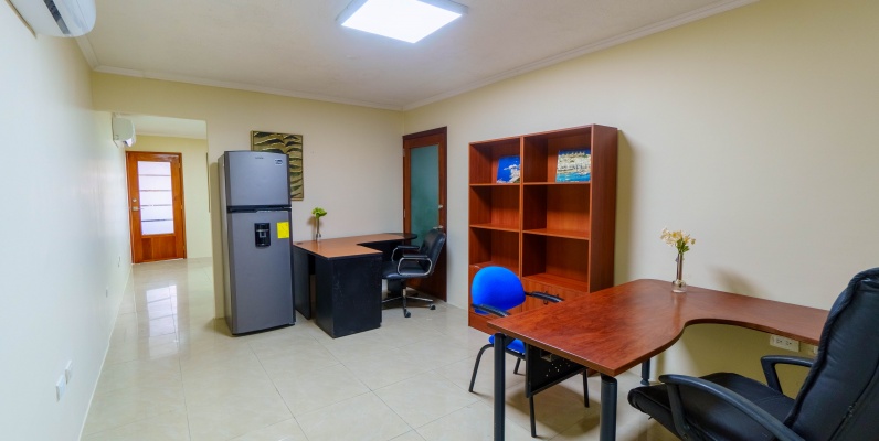 Oficina en alquiler amoblada ubicada en Edificio Bucanero, norte de Guayaquil GeoBienes - Oficina en alquiler amoblada ubicada en Edificio Bucanero, norte de Guayaquil - Plusvalia Guayaquil Casas de venta y alquiler Inmobiliaria Ecuador