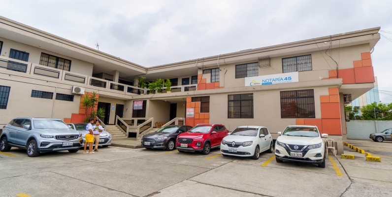 Oficina en alquiler amoblada ubicada en Edificio Bucanero, norte de Guayaquil GeoBienes - Oficina en alquiler amoblada ubicada en Edificio Bucanero, norte de Guayaquil - Plusvalia Guayaquil Casas de venta y alquiler Inmobiliaria Ecuador