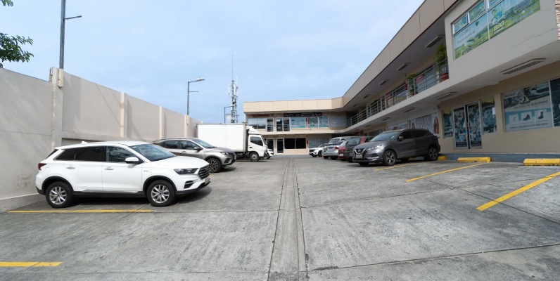 GeoBienes - Oficina en alquiler con acabados de lujo en el Centro Comercial Neo Center, Guayaquil - Plusvalia Guayaquil Casas de venta y alquiler Inmobiliaria Ecuador