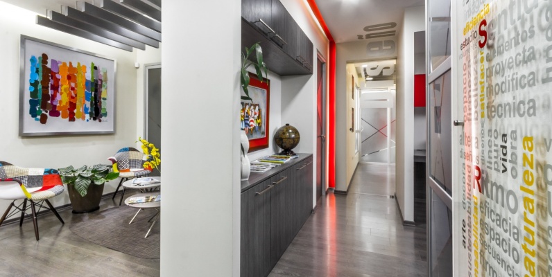 GeoBienes - Oficina en alquiler con acabados de lujo en el Centro Comercial Neo Center, Guayaquil - Plusvalia Guayaquil Casas de venta y alquiler Inmobiliaria Ecuador