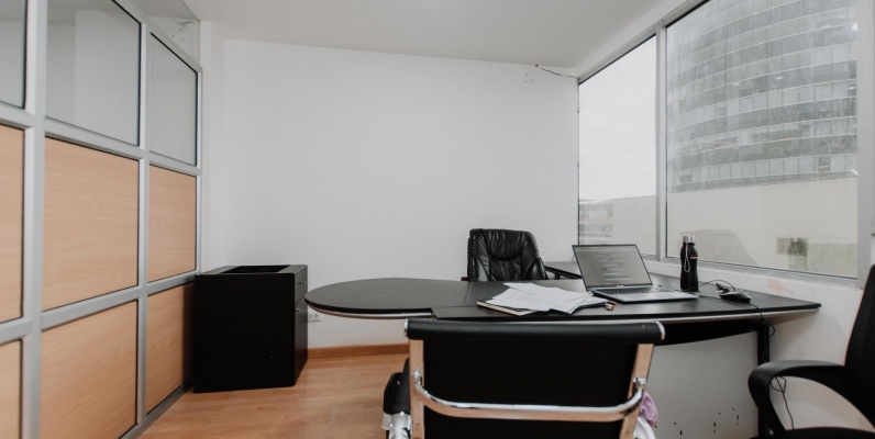 Oficina en alquiler Edificio Equilibrium, zona Mall del Sol, Norte de Guayaquil GeoBienes - Oficina en alquiler Edificio Equilibrium, zona Mall del Sol, Norte de Guayaquil - Plusvalia Guayaquil Casas de venta y alquiler Inmobiliaria Ecuador